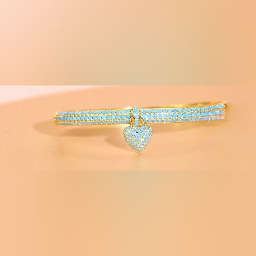 Elegant Gold and Blue Heart Charm Bracelet